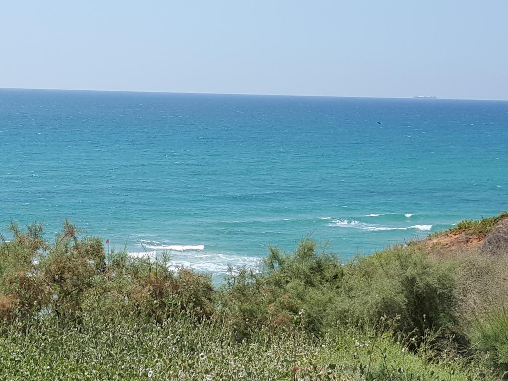 Netanya Motel Pierre Esterno foto