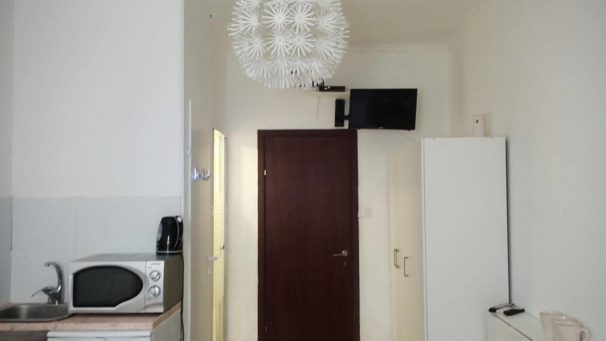Netanya Motel Pierre Esterno foto