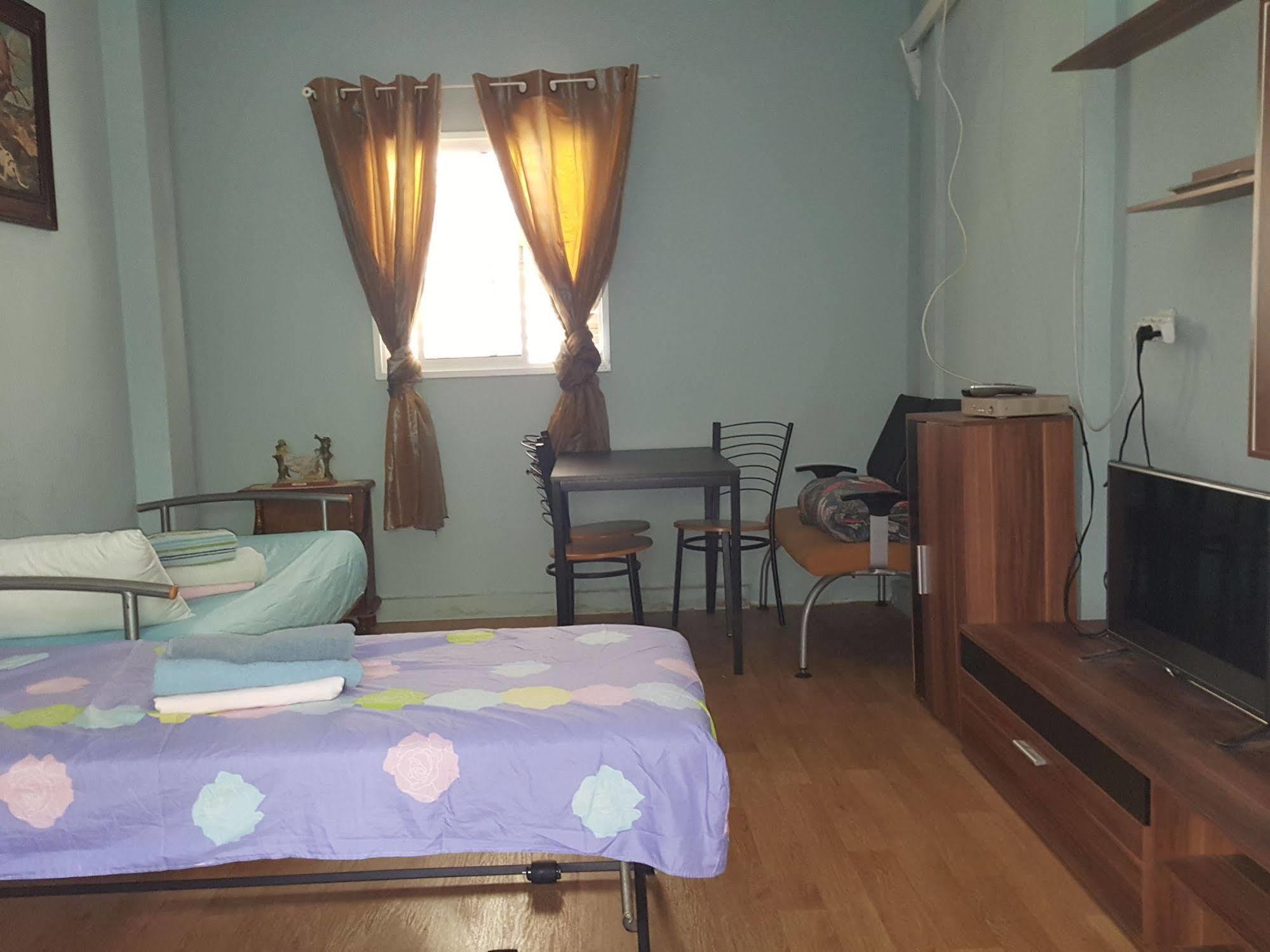 Netanya Motel Pierre Esterno foto