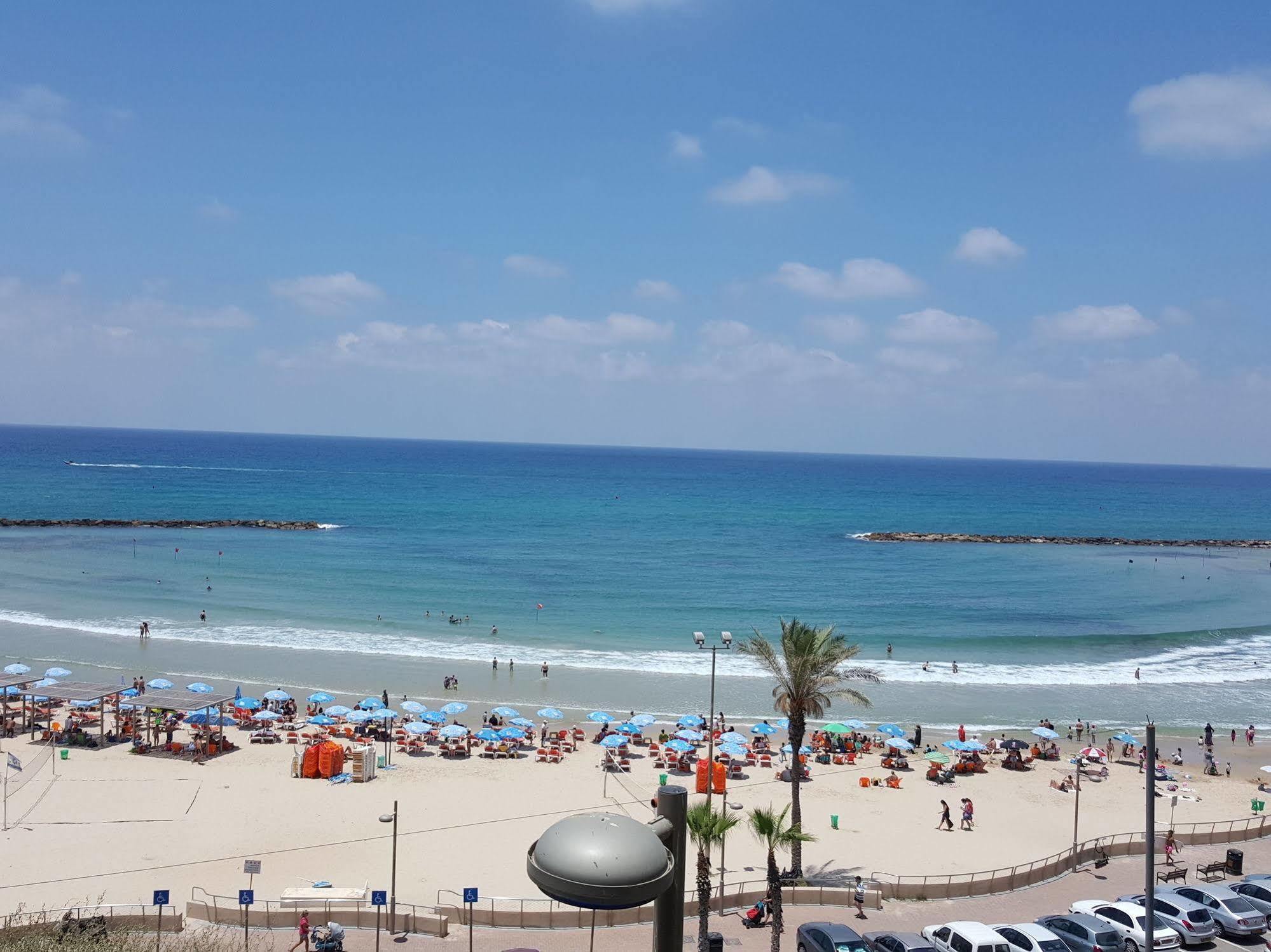 Netanya Motel Pierre Esterno foto